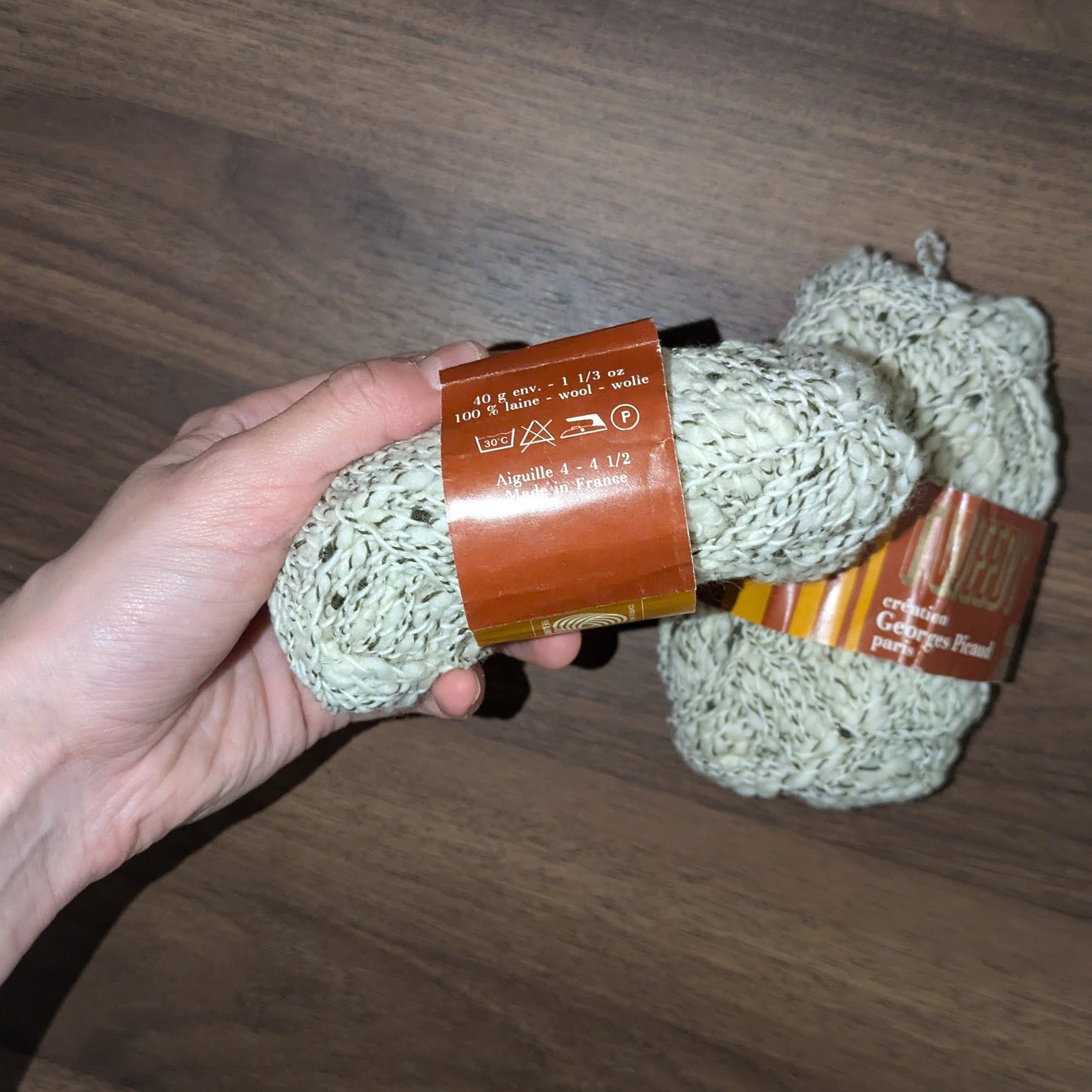 White & Black Tweedy Yarn (pack of 2)