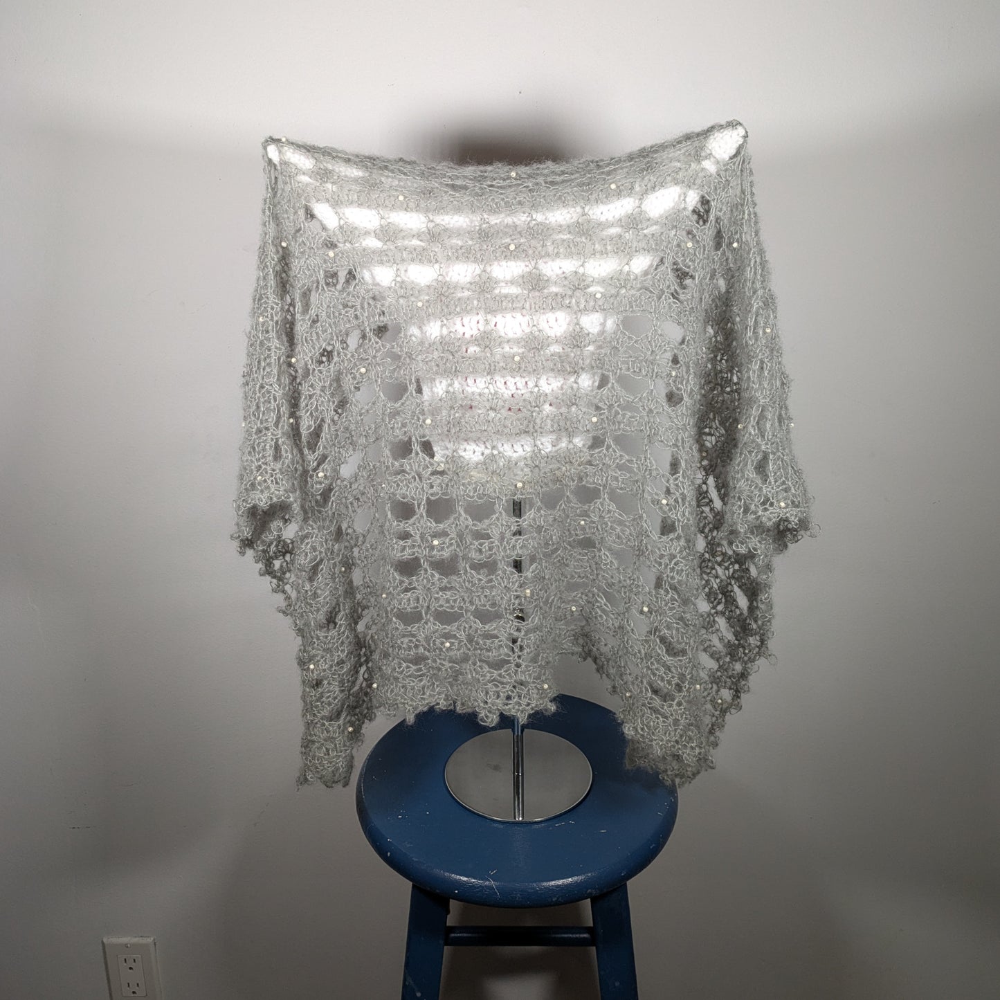White & Gray Veiled Escoffion