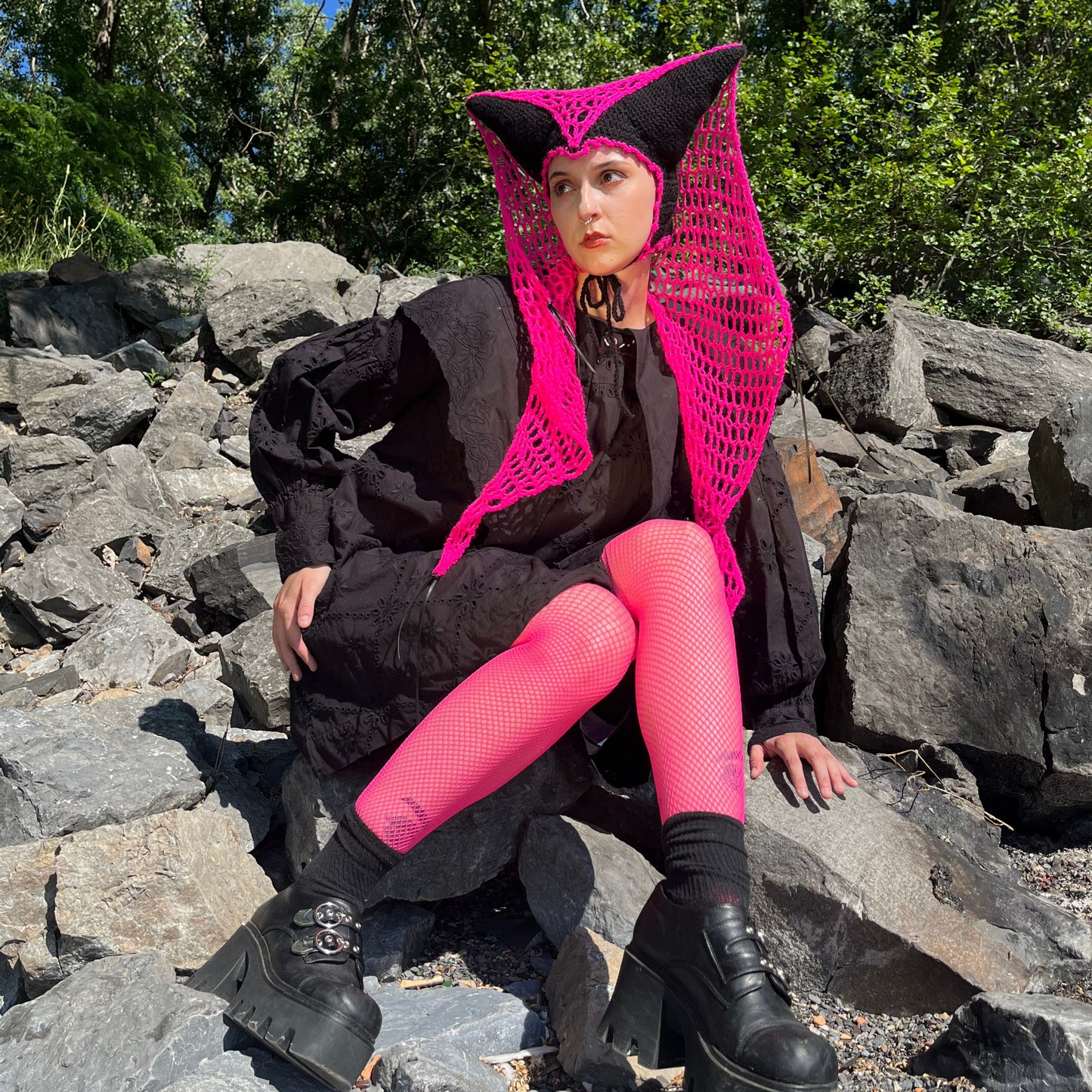 Black & Pink Veiled Escoffion