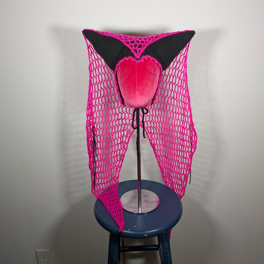 Black & Pink Veiled Escoffion